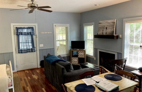 Elkin House | House ∙ 1 bedroom ∙ 4 guests