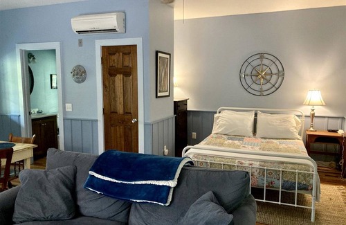 Elkin House | House ∙ 1 bedroom ∙ 4 guests