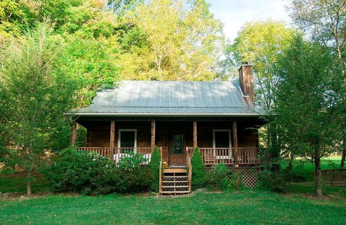Weaverville House | House ∙ 1 bedroom ∙ 17 guests