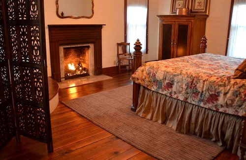Weaverville House | House ∙ 1 bedroom ∙ 17 guests