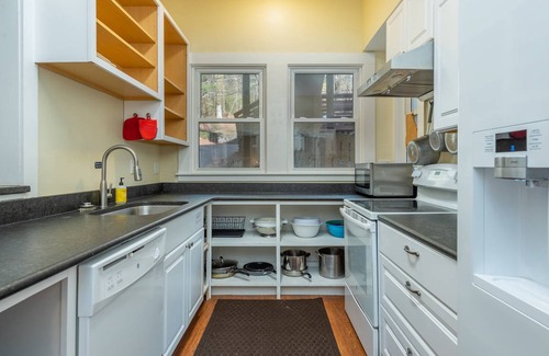 Montreat House | House ∙ 10 bedrooms ∙ 30 guests