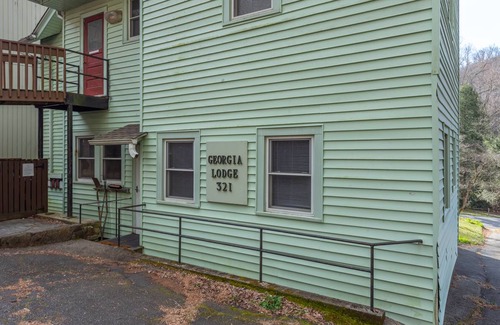 Montreat House | House ∙ 10 bedrooms ∙ 30 guests