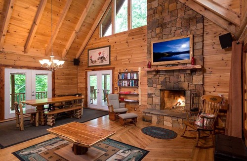 Mill Spring House | House ∙ 2 bedrooms ∙ 4 guests