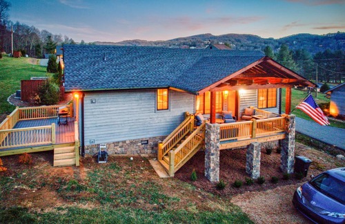 Banner Elk House | House ∙ 2 bedrooms ∙ 4 guests