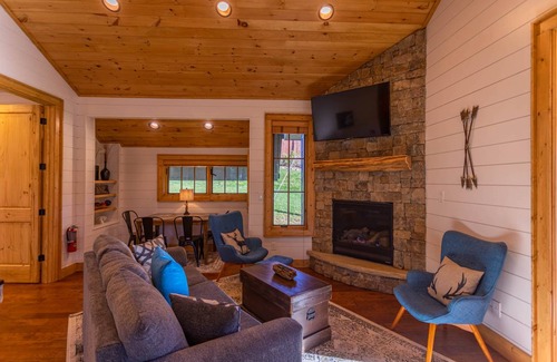 Elk Park House | House ∙ 2 bedrooms ∙ 5 guests