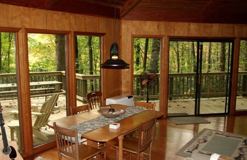 Burnsville House | House ∙ 2 bedrooms ∙ 6 guests
