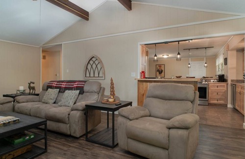Brevard House | House ∙ 3 bedrooms ∙ 8 guests