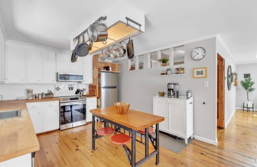 Chapel Hill House | House ∙ 3 bedrooms ∙ 8 guests