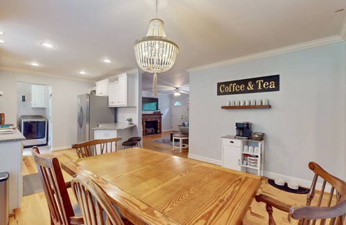 Asheville House | House ∙ 3 bedrooms ∙ 7 guests