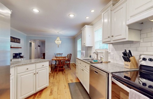 Asheville House | House ∙ 3 bedrooms ∙ 7 guests