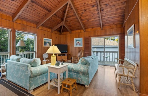 Pine Knoll Shores House | House ∙ 4 bedrooms ∙ 8 guests