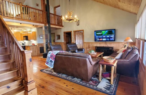 West Jefferson House | House ∙ 4 bedrooms ∙ 11 guests
