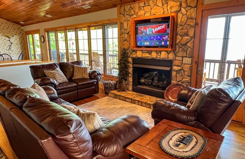 West Jefferson House | House ∙ 4 bedrooms ∙ 10 guests