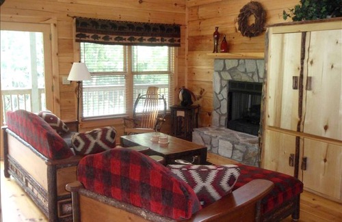 Maggie Valley House | House ∙ 4 bedrooms ∙ 8 guests