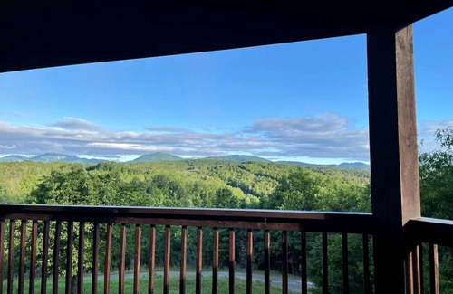 Rutherfordton House | House ∙ 4 bedrooms ∙ 10 guests