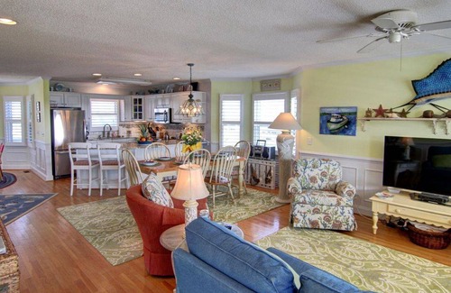 Holden Beach House | House ∙ 4 bedrooms ∙ 9 guests