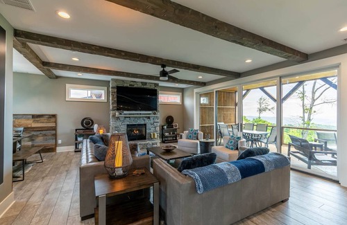 Lenoir House | House ∙ 4 bedrooms ∙ 10 guests