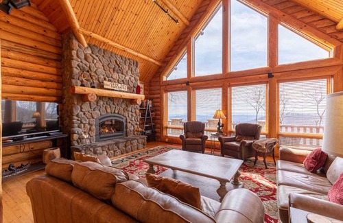 Lenoir House | House ∙ 4 bedrooms ∙ 10 guests
