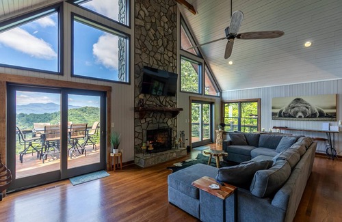 Apple Ridge House | House ∙ 4 bedrooms ∙ 12 guests