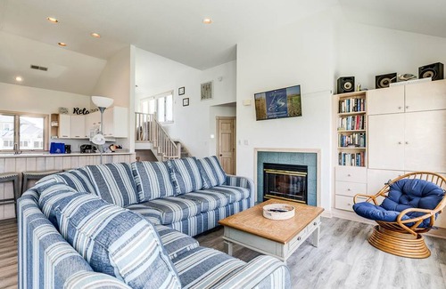 Monteray Shores House | House ∙ 4 bedrooms ∙ 13 guests