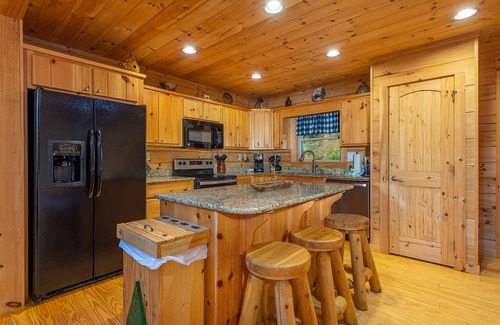 Lake Lure House | House ∙ 4 bedrooms ∙ 12 guests