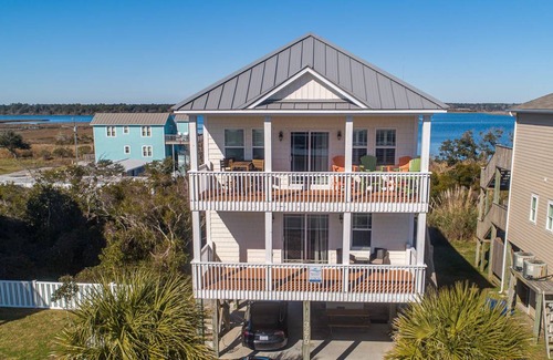North Topsail Beach House | House ∙ 4 bedrooms ∙ 9 guests