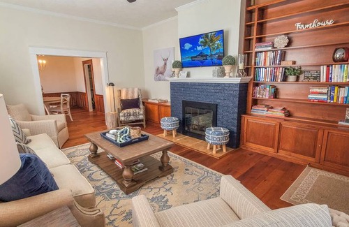 West Jefferson House | House ∙ 5 bedrooms ∙ 12 guests