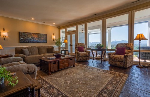 Woodfin House | House ∙ 5 bedrooms ∙ 10 guests