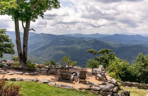 Banner Elk House | House ∙ 5 bedrooms ∙ 10 guests