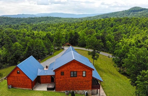 Dobson House | House ∙ 6 bedrooms ∙ 16 guests