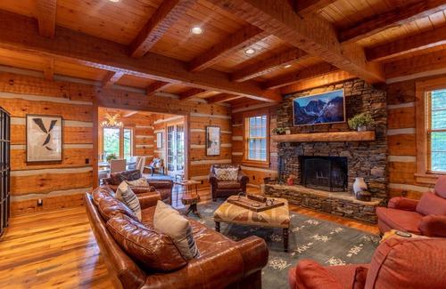 Banner Elk House | House ∙ 7 bedrooms ∙ 15 guests