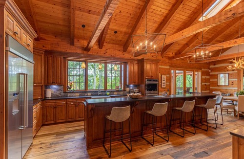 Banner Elk House | House ∙ 7 bedrooms ∙ 15 guests