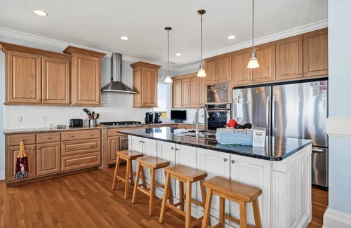 Caswell Beach House | House ∙ 7 bedrooms ∙ 19 guests