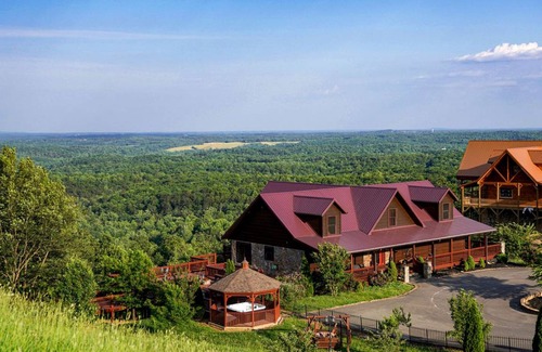Dobson House | House ∙ 8 bedrooms ∙ 24 guests