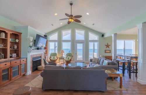 Surf City House | House ∙ 8 bedrooms ∙ 22 guests