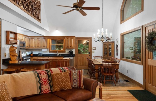 Highlands House | Hummingbird Hideaway - Mountain home with view just outside Highlands, NC.