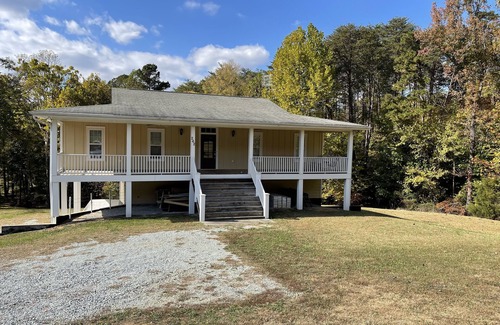 Semora House | Hyco lakefront rental that's very close to VIR! Quiet cove to come and relax.