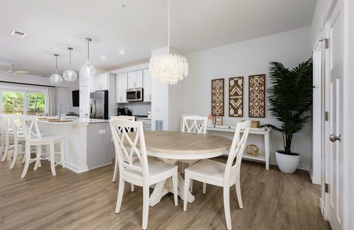 Bermuda Bay House | Island Breeze 3 Bedroom at Cambridge Cove with Private Hot Tub!