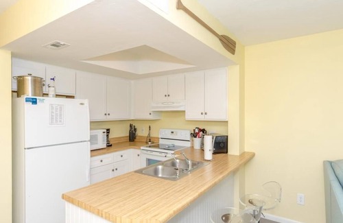 Surf City Condo | Isle Always Luv View - Ocean View Surf Condo - Community Pool!