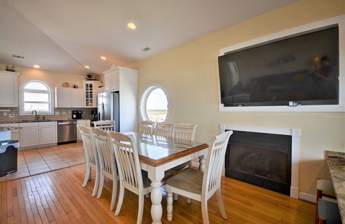 North Topsail Beach House | "Just Chill'n" - OCEANFRONT 5 Bedroom Home