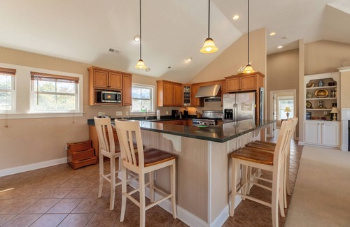 Sea Scape House | K0029 Show Boat scenic rental with pool, hot tub, and golf course views