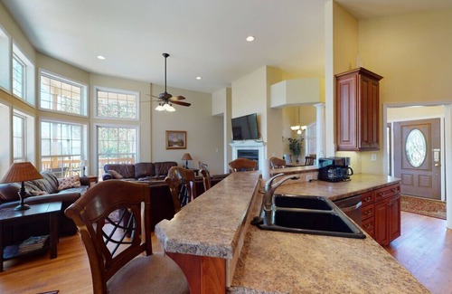Terrell House | Lake Living - 8 bedrooms