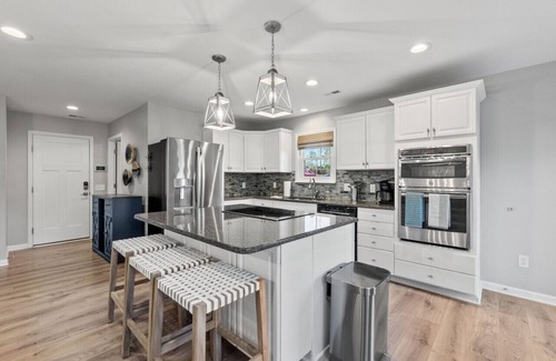 Lake Norman of Catawba House | Lake Norman waterfront home- views, fire pit, fenced in yard! Great for families