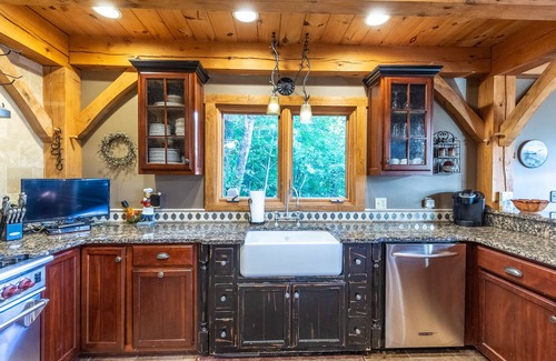 Bryson City Apartment | Lake Views Luxury Hottub Game Rm 5bed 4 5bath