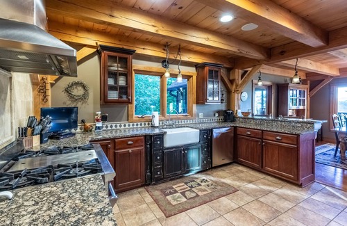 Bryson City Apartment | Lake Views Luxury Hottub Game Rm 5bed 4 5bath