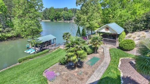 Denver House | Lakefront 6BDR Priv Dock Game Room Firepit Jakes Lake House by Avantstay