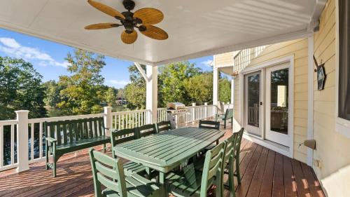 Denver House | Lakefront 6BDR Priv Dock Game Room Firepit Jakes Lake House by Avantstay