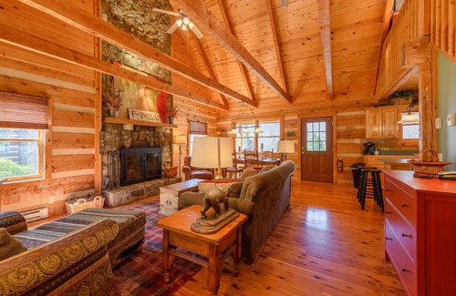 Seven Devils Cabin | Lakeside Mountain Cabin on Seven Devils