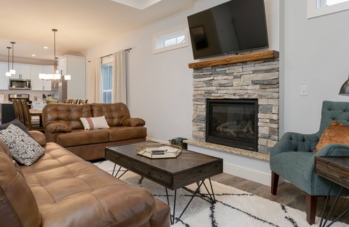 Fairview House | Land of the Pines in the Mountains