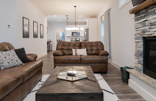 Fairview House | Land of the Pines in the Mountains